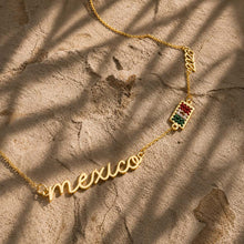 Cargar imagen en el visor de la galería, Collar Bandera y Texto