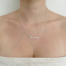 Cargar imagen en el visor de la galería, Collar Personalizado Script 2