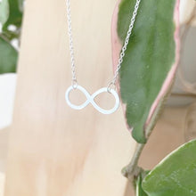 Cargar imagen en el visor de la galería, Collar Infinito