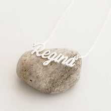 Cargar imagen en el visor de la galería, Collar Personalizado Script 1