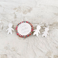 Cargar imagen en el visor de la galería, Collar Círculo grabado y niños