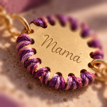 Cargar imagen en el visor de la galería, Pulsera personalizada de plata .925 con placa circular grabada y bordada, foto 4
