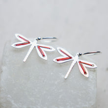 Cargar imagen en el visor de la galería, Aretes Libélula
